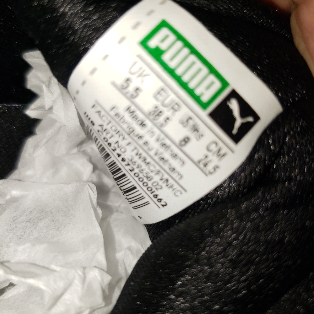 Classy Puma Sneakers 8 - Picture 8 of 8